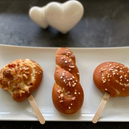 Pretzel confectionery