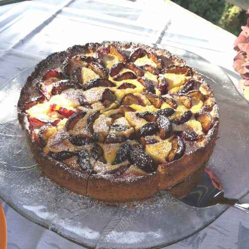 Round Cream Fruit Cake