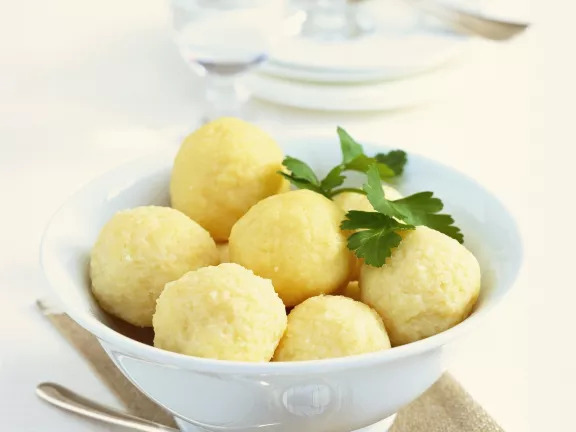 Potato Dumplings – From Raw Potatoes (Hauerknödel)